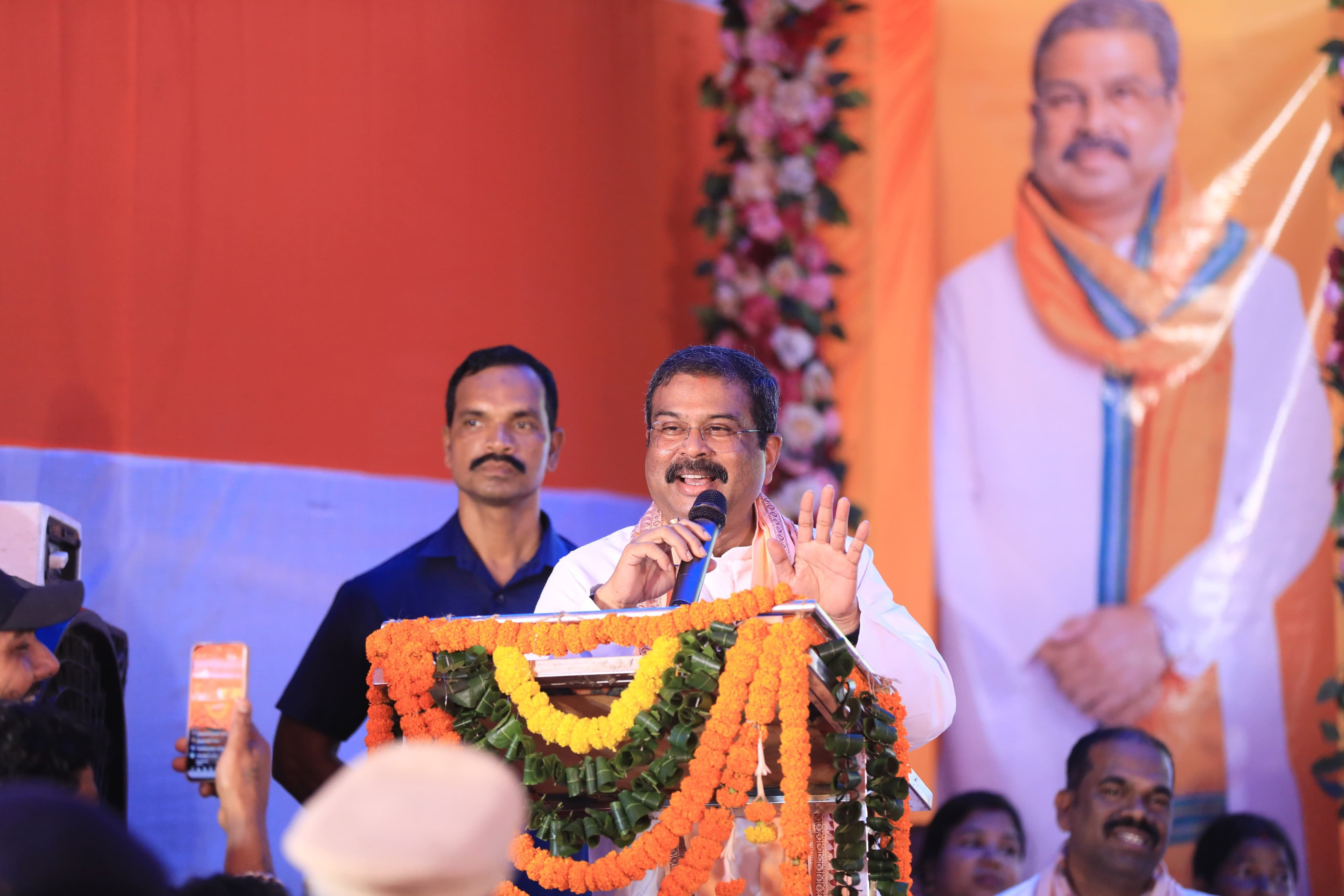 Dharmendra Pradhan Hits Back at Naveen Patnaik Over MMDR Act, Rejects Revenue Loss Concerns