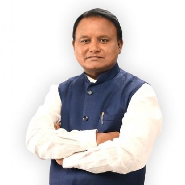 Odisha CM Begins Five-Day UAE Visit for Investments