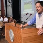 Naveen Defends Pandian, Warns BJD Leaders